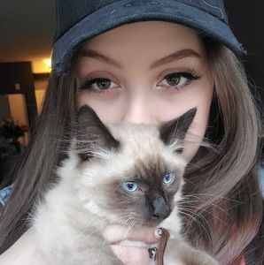 Meet your Posher, Ashley